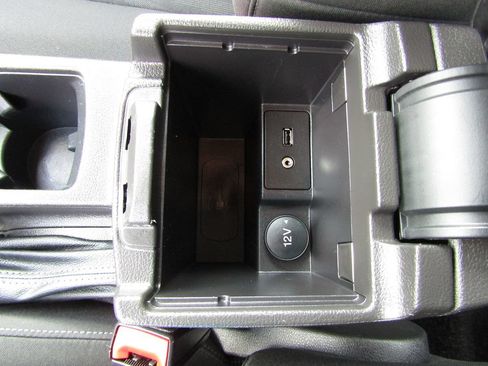 Used 2017 Ford Focus SE FWD image 22