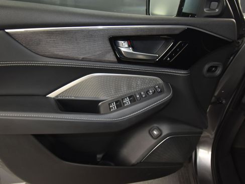 Used 2023 Acura MDX SH-AWD w/ Advance Package image 11