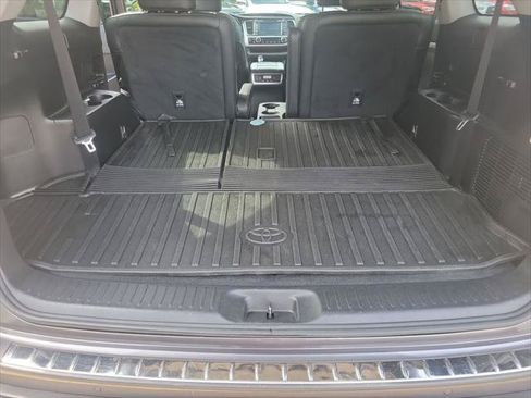 Certified 2019 Toyota Highlander Limited AWD/4WD image 25