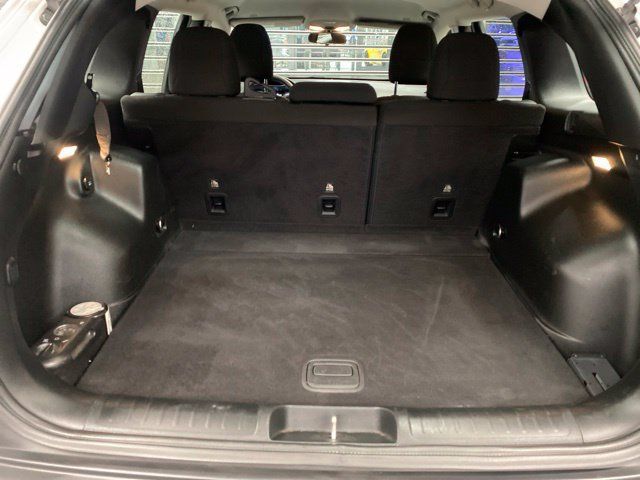 Used 2019 Jeep Cherokee Latitude FWD image 10