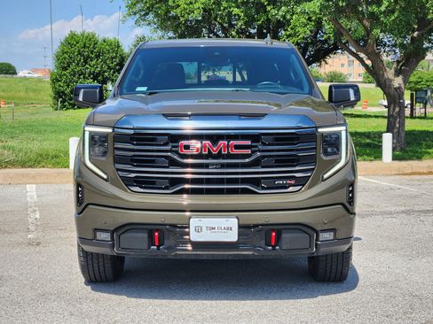 Used 2024 GMC Sierra 1500 AT4 w/ Technology Package AWD/4WD image 31