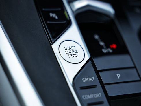 New 2026 BMW X5 xDrive40i w/ Climate Comfort Package image 40