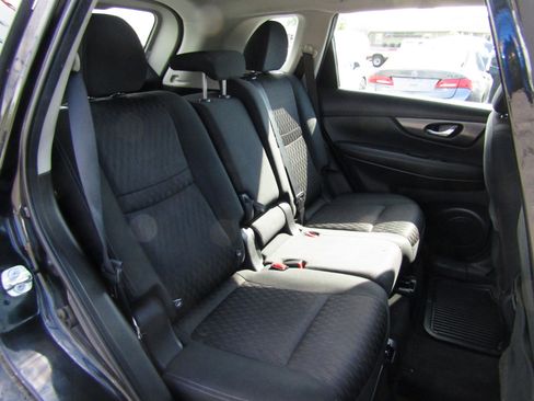 Used 2018 Nissan Rogue S image 24