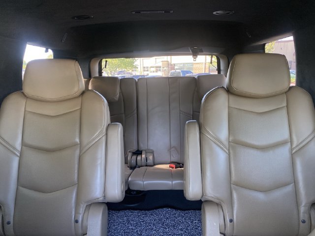 Used 2019 Cadillac Escalade Platinum AWD/4WD image 36