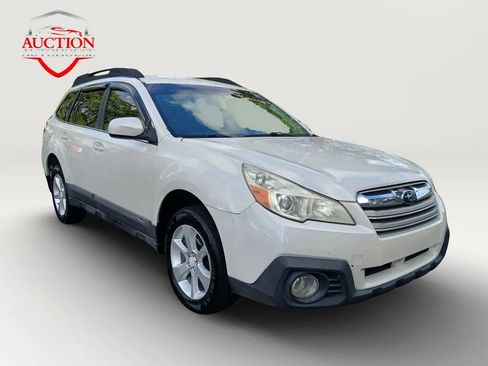 Used 2014 Subaru Outback 2.5i Premium w/ Popular Package #3 AWD/4WD image 3