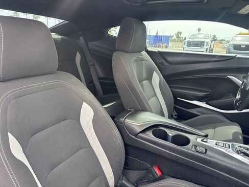 Used 2018 Chevrolet Camaro LT w/ RS Package image 10