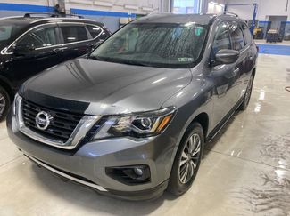 Used 2020 Nissan Pathfinder SV video 3