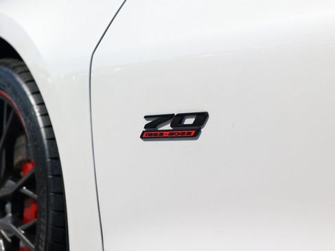 Used 2023 Chevrolet Corvette Stingray Premium Conv w/ Z51 Performance Package RWD image 17