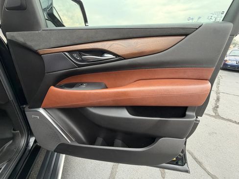 Used 2019 Cadillac Escalade Premium Luxury AWD/4WD image 14