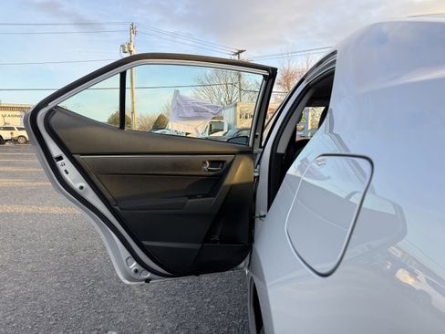 Used 2017 Toyota Corolla L image 25