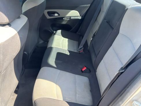 Used 2013 Chevrolet Cruze LS FWD image 28