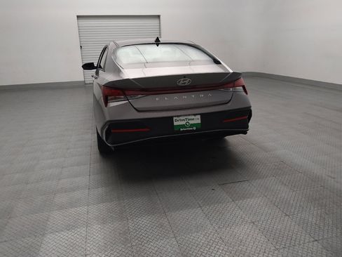 Used 2024 Hyundai Elantra SEL image 6