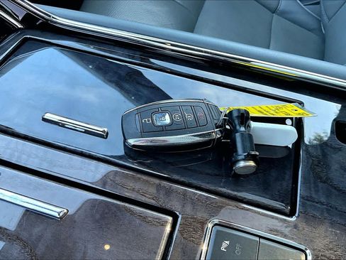 Used 2019 Lincoln Navigator Reserve AWD/4WD image 15