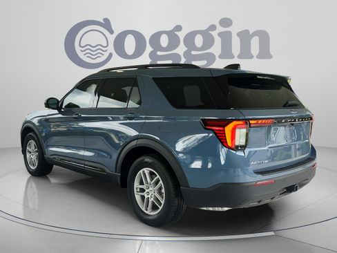 New 2026 Ford Explorer Active RWD image 3
