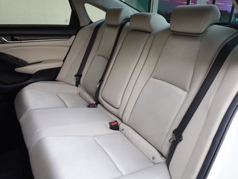 Used 2019 Honda Accord EX image 22
