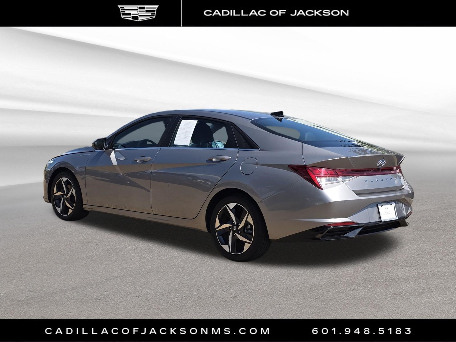 Used 2023 Hyundai Elantra Limited w/ Cargo Package FWD image 7