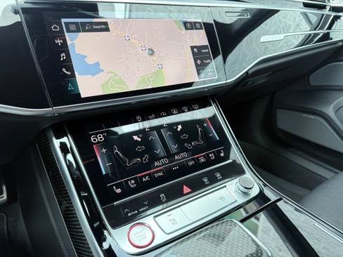 Used 2020 Audi S8 L image 24