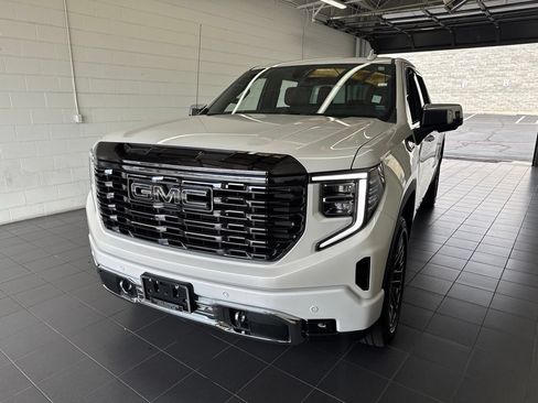 Used 2022 GMC Sierra 1500 Denali Ultimate AWD/4WD image 3