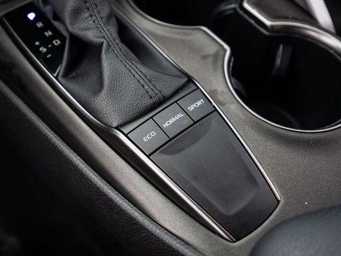 Used 2023 Toyota Camry SE image 27