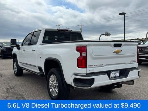 Used 2024 Chevrolet Silverado 2500 High Country w/ High Country Premium Package AWD/4WD image 3