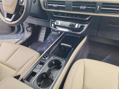 New 2026 Lincoln Corsair Premiere image 26