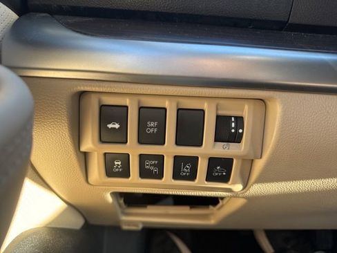 Used 2016 Subaru Legacy 3.6R Limited image 27