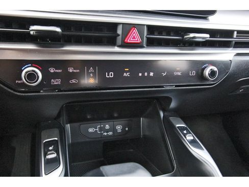 Used 2024 Kia Sorento S w/ Panoramic Sunroof Package FWD image 27