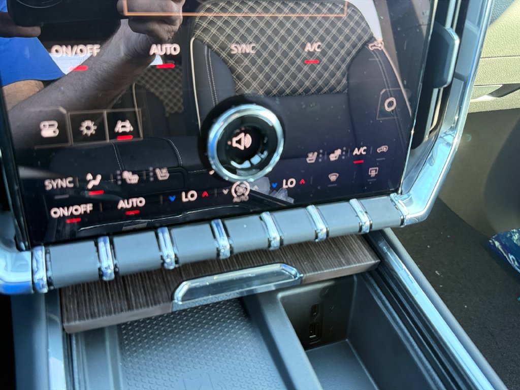 New 2027 GMC Acadia Denali w/ LPO, Floor Liner Package AWD/4WD image 31
