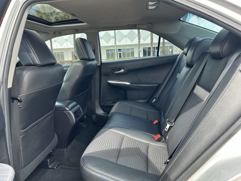 Used 2014 Toyota Camry SE w/ Moonroof Package image 21