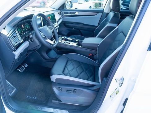 New 2026 Volkswagen Atlas Peak Edition image 17