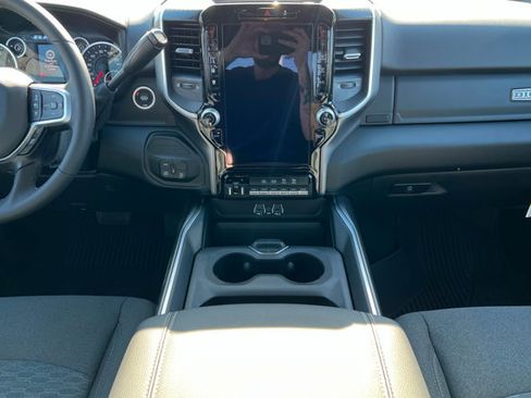 New 2026 RAM 2500 Big Horn AWD/4WD image 13