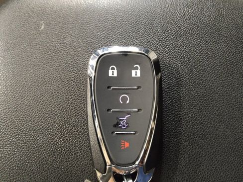 Used 2020 Chevrolet Equinox LS image 32