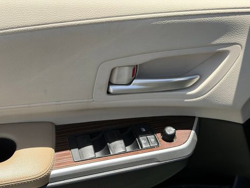 Used 2021 Toyota Sienna XLE FWD image 6