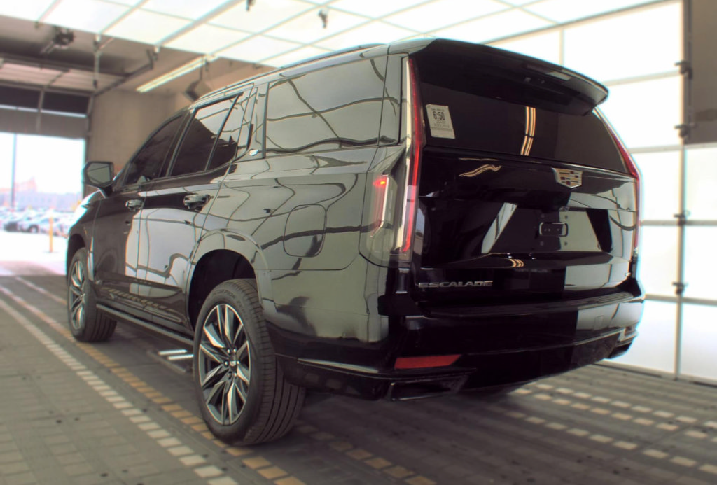 Used 2022 Cadillac Escalade Sport Platinum AWD/4WD image 4