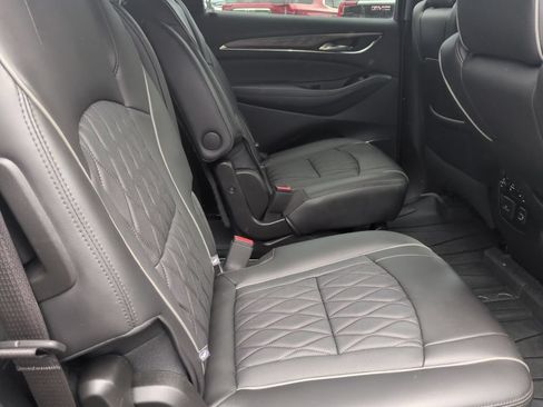 Used 2024 Buick Enclave Avenir w/ Avenir Technology Package AWD/4WD image 17