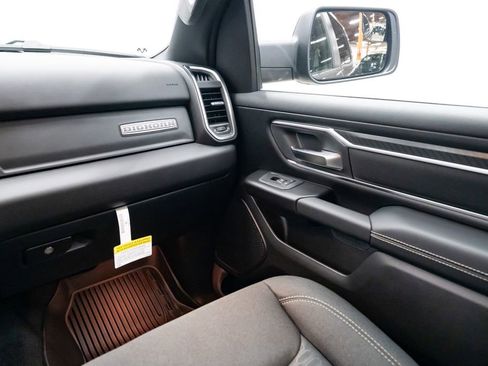 New 2026 RAM 1500 4x4 Crew Cab image 10