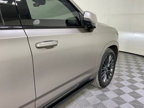 Used 2025 Cadillac Escalade ESV Sport Platinum image 7