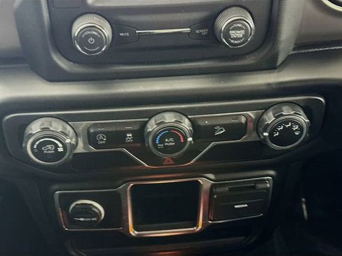 Used 2020 Jeep Wrangler Sport image 15