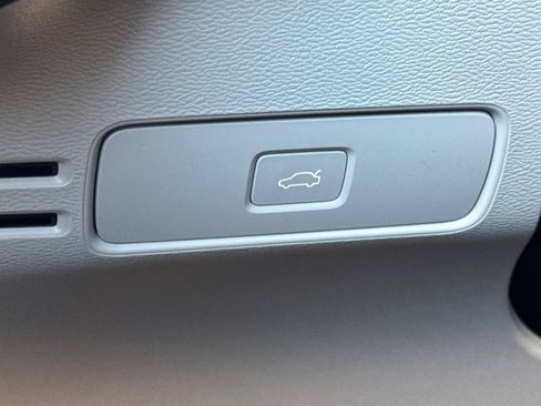 New 2026 Volvo XC40 B5 Plus w/ Protection Package Premier image 31