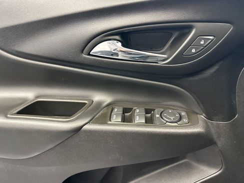 Used 2024 Chevrolet Equinox LT image 10