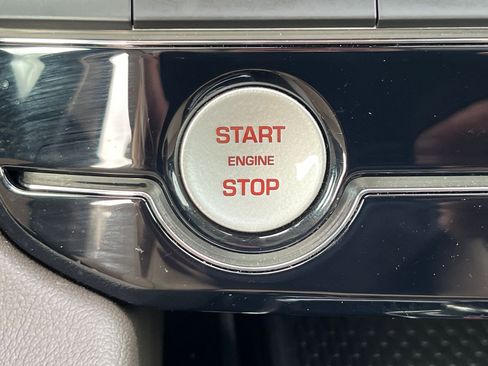 Used 2020 Jaguar F-PACE Prestige image 26