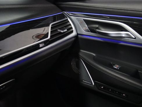 Used 2019 BMW 750i RWD image 42