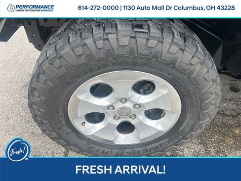 Used 2014 Jeep Wrangler Unlimited Sahara w/ Connectivity Group AWD/4WD image 10