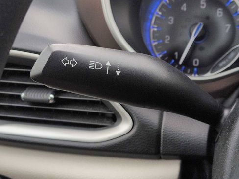 Used 2018 Chrysler Pacifica Touring Plus image 22