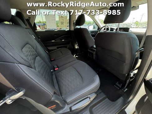 Used 2024 Nissan Pathfinder S AWD/4WD image 30
