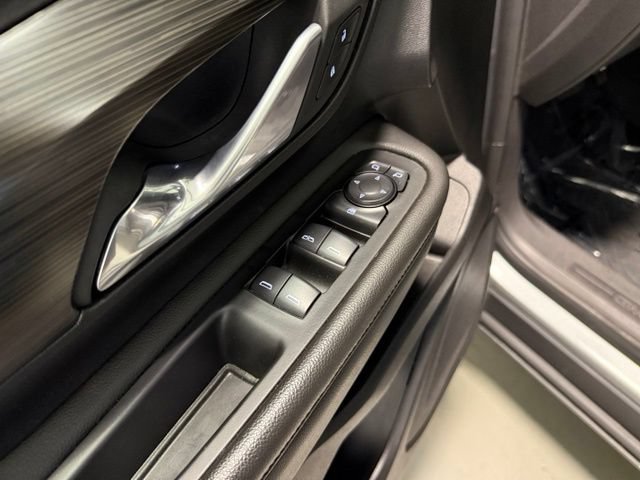 Used 2024 GMC Terrain SLE AWD/4WD image 11