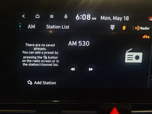 Used 2024 Hyundai Elantra SEL FWD image 25