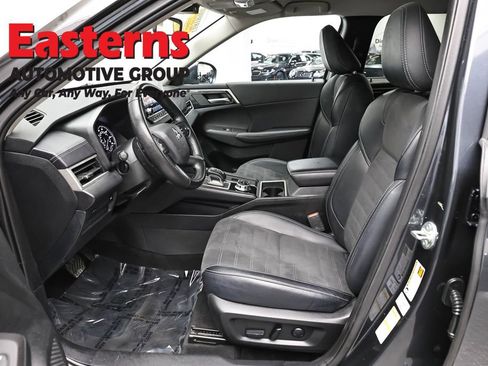 Used 2024 Mitsubishi Outlander SE AWD/4WD image 14