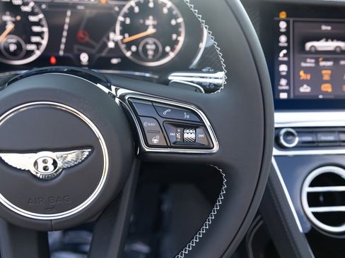 Used 2024 Bentley Continental GT image 40