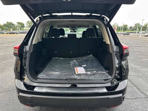 New 2026 Nissan Rogue SV w/ Cold Weather Package AWD/4WD image 14